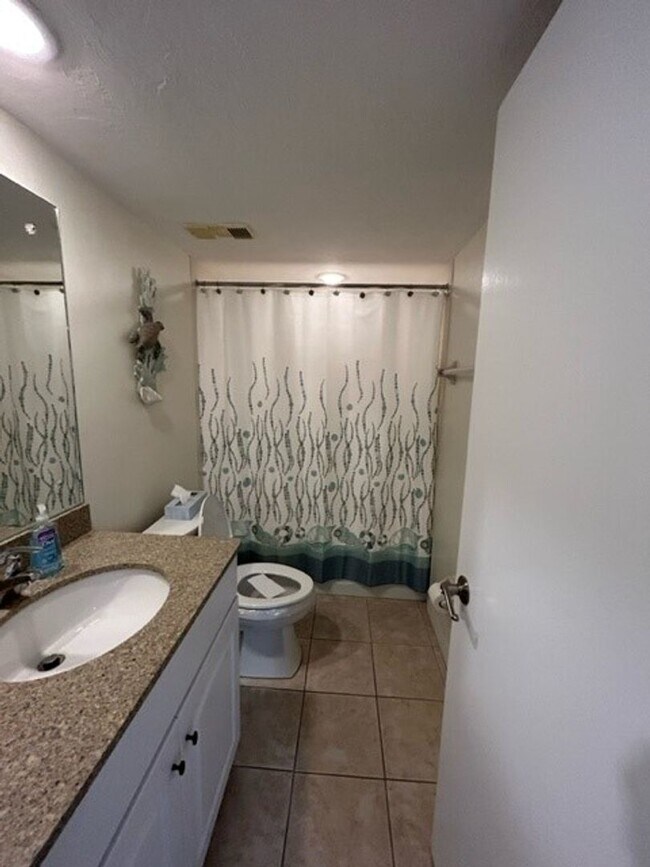 Building Photo - Venice, FL MACARTHUR BEACH Gated Comm. 2/2...
