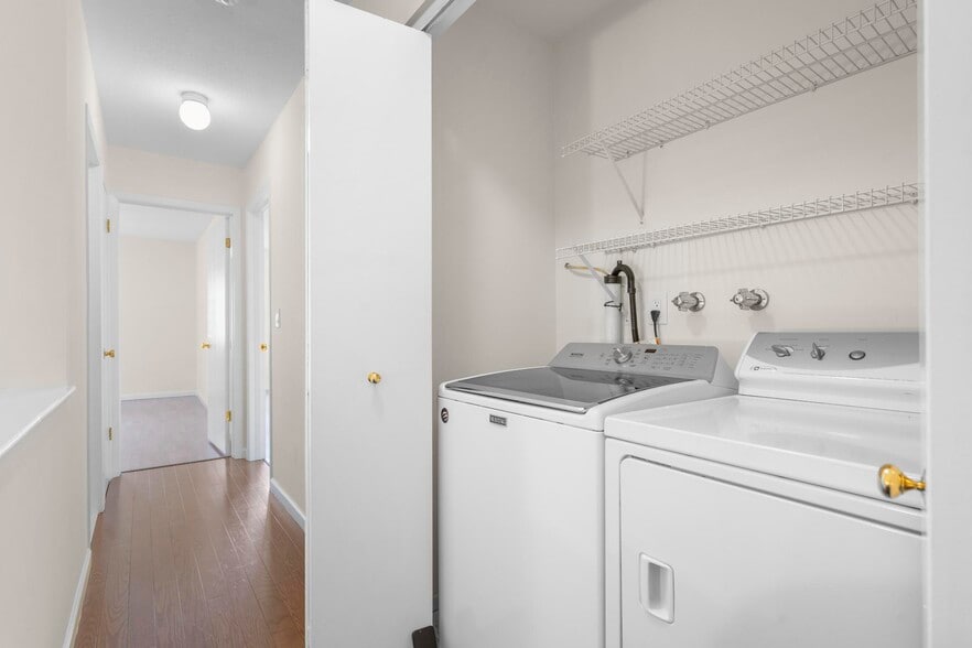 Building Photo - 25 2nd St