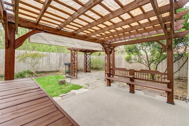 Building Photo - 16464 Beewood Glen Dr