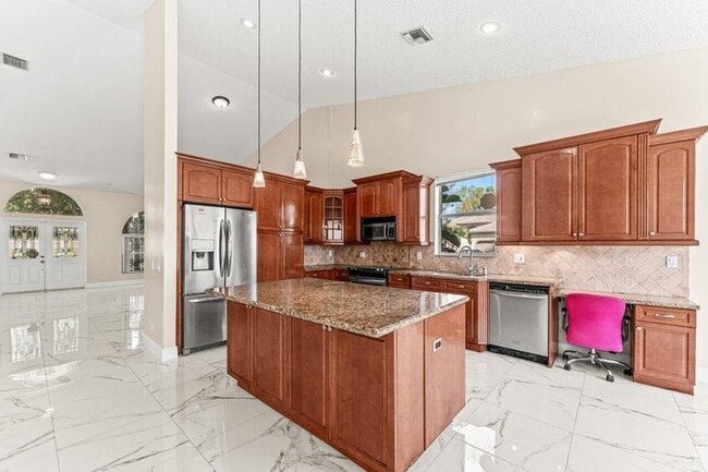 Building Photo - 5872 NW 73rd Ct
