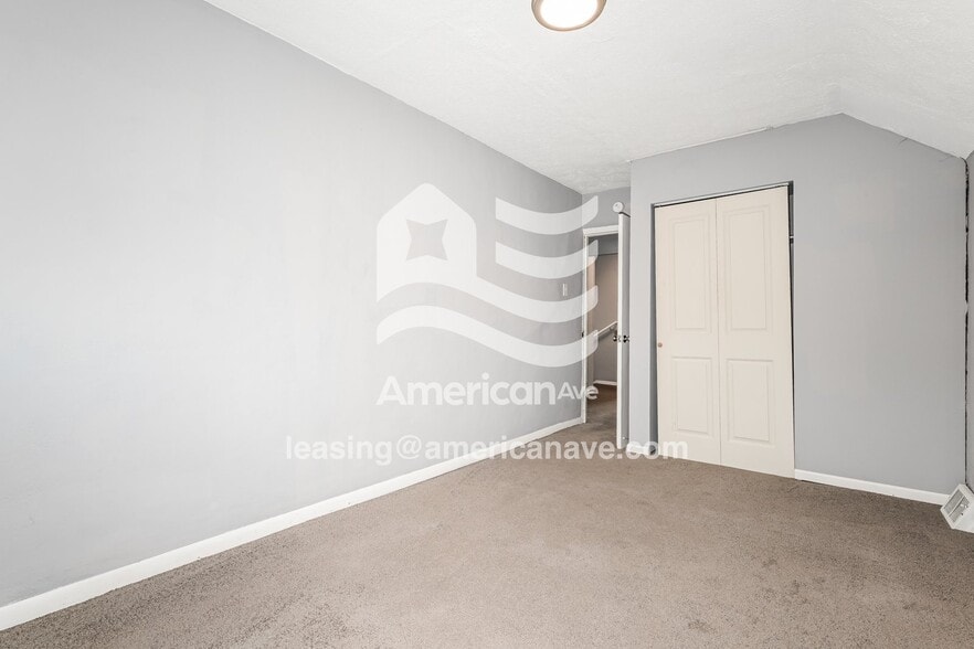 Building Photo - 1611 4th Ave