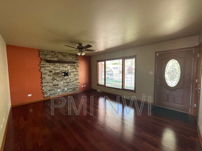 Building Photo - 7959 Beech Ave