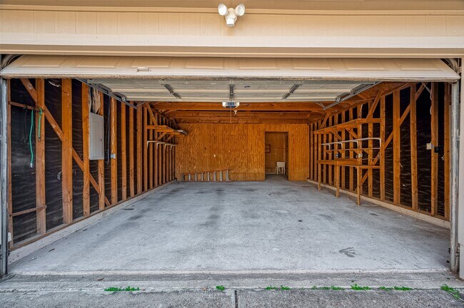Building Photo - 5410 Portage Rock Ln