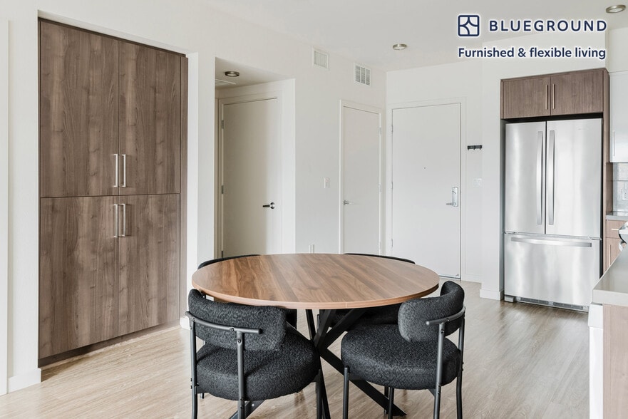 Building Photo - 650 E Capitol Ave