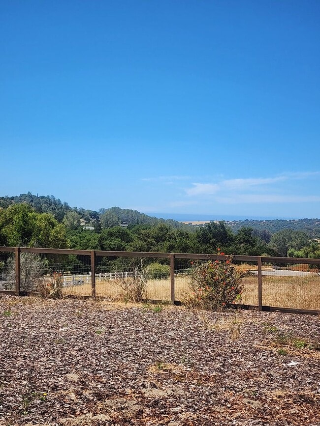 Building Photo - Gorgeous Country Home with View- ALL UTILI...