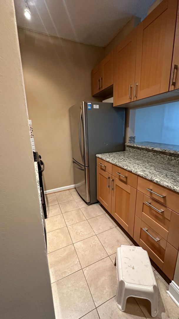 Building Photo - Fantastic Adams Morgan Location!