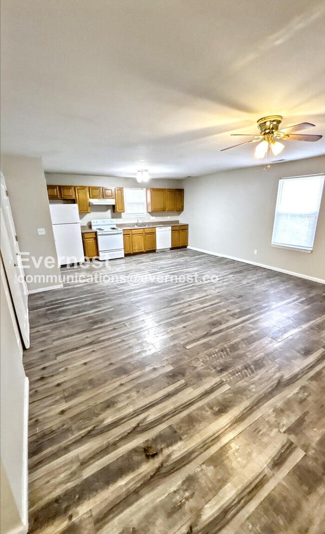 Building Photo - 5821 Weeks Ave