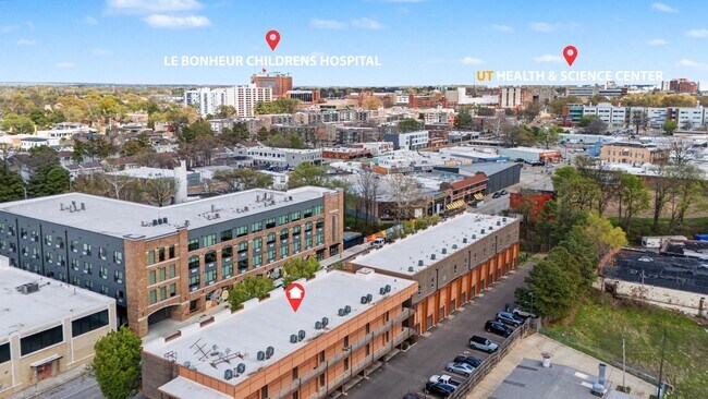 Building Photo - 437 Monroe Ave