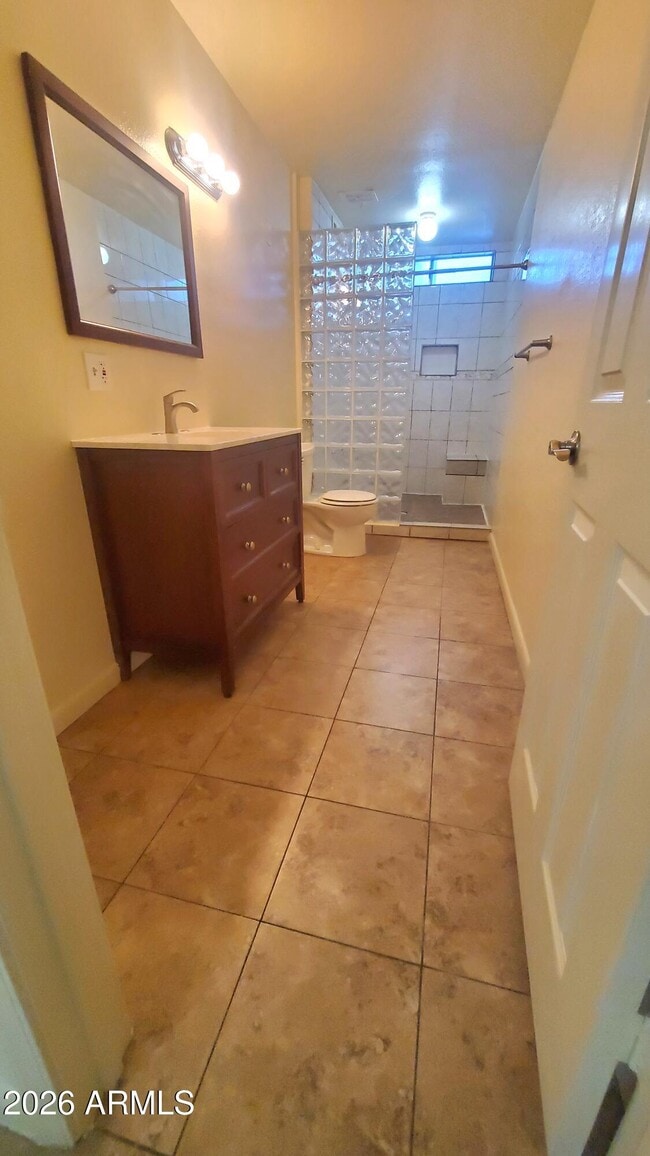 Building Photo - 4776 W Vía Cynthia