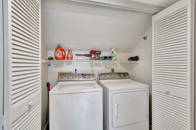 Building Photo - 1805 Mainsail Cir
