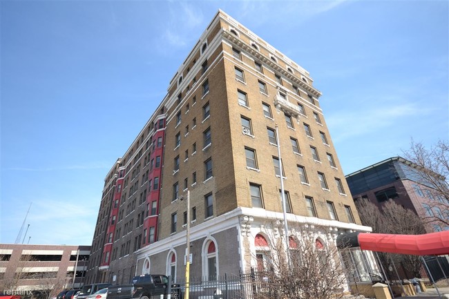 Primary Photo - 40 Davenport St