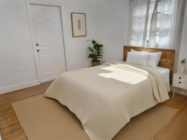 Building Photo - 3030 SW 57th Ave