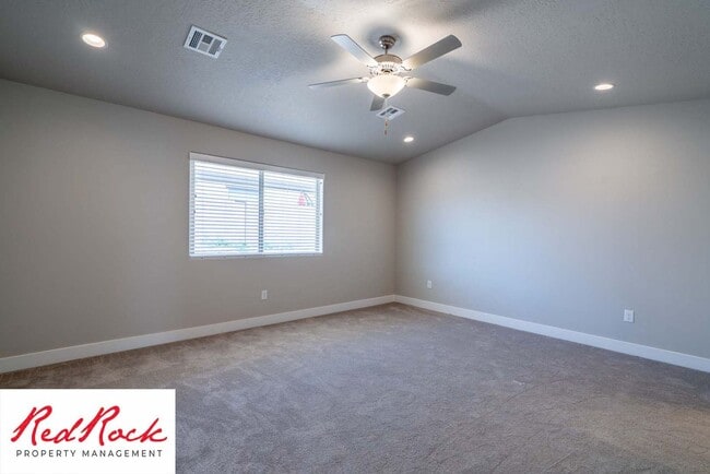 Building Photo - 3 Bedroom Hurricane Townhome With Scenic Views