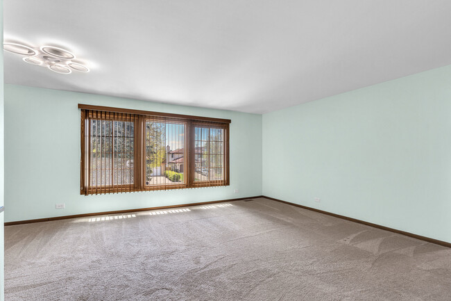 Building Photo - 1004 E Callero Cir