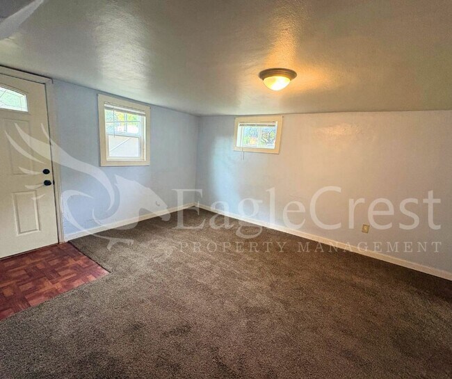 Building Photo - 127SW6