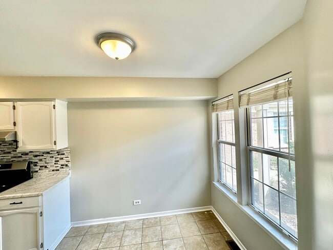 Building Photo - 1226 Clearview Ct