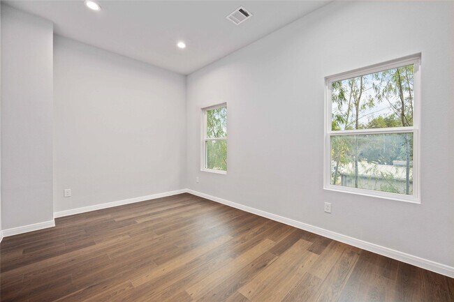 Building Photo - 18831 Luminescent Ln