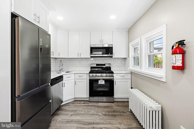 Building Photo - 2257 Ann St