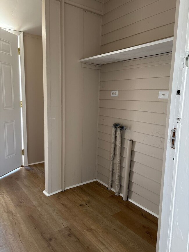 Building Photo - $1000.00 Deposit Special! You're Home Awaits