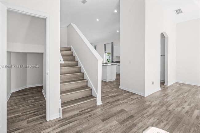 Building Photo - 434 Castlemain Cir