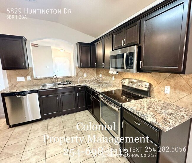 Building Photo - 5829 Huntington Dr