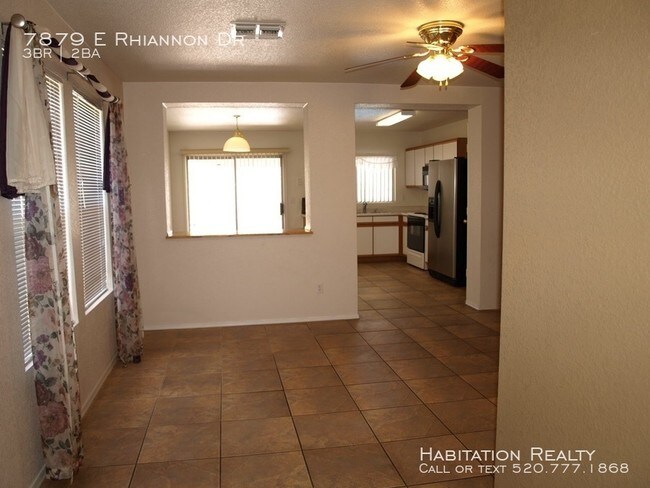 Building Photo - 3 Bedroom Home in Pantano Heights w/ Pool