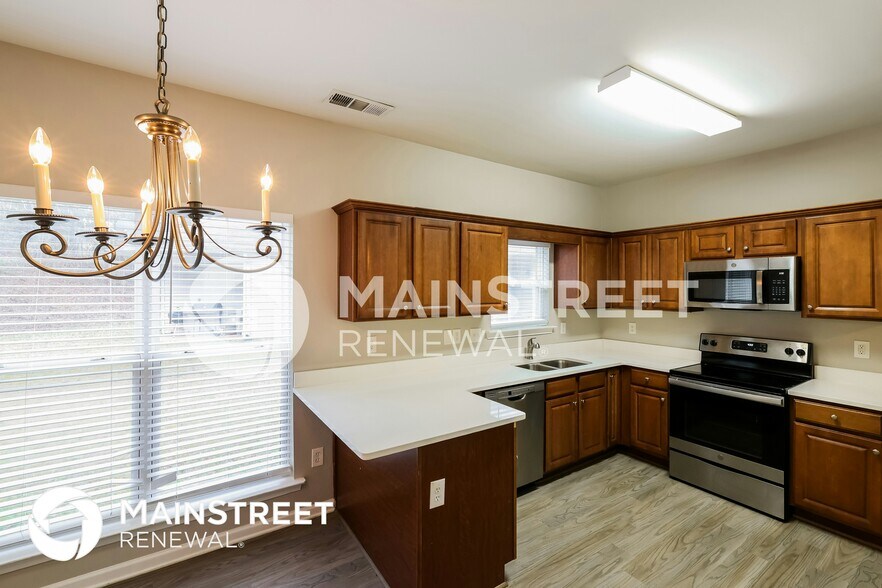 Building Photo - 12879 Woodland Park Cir