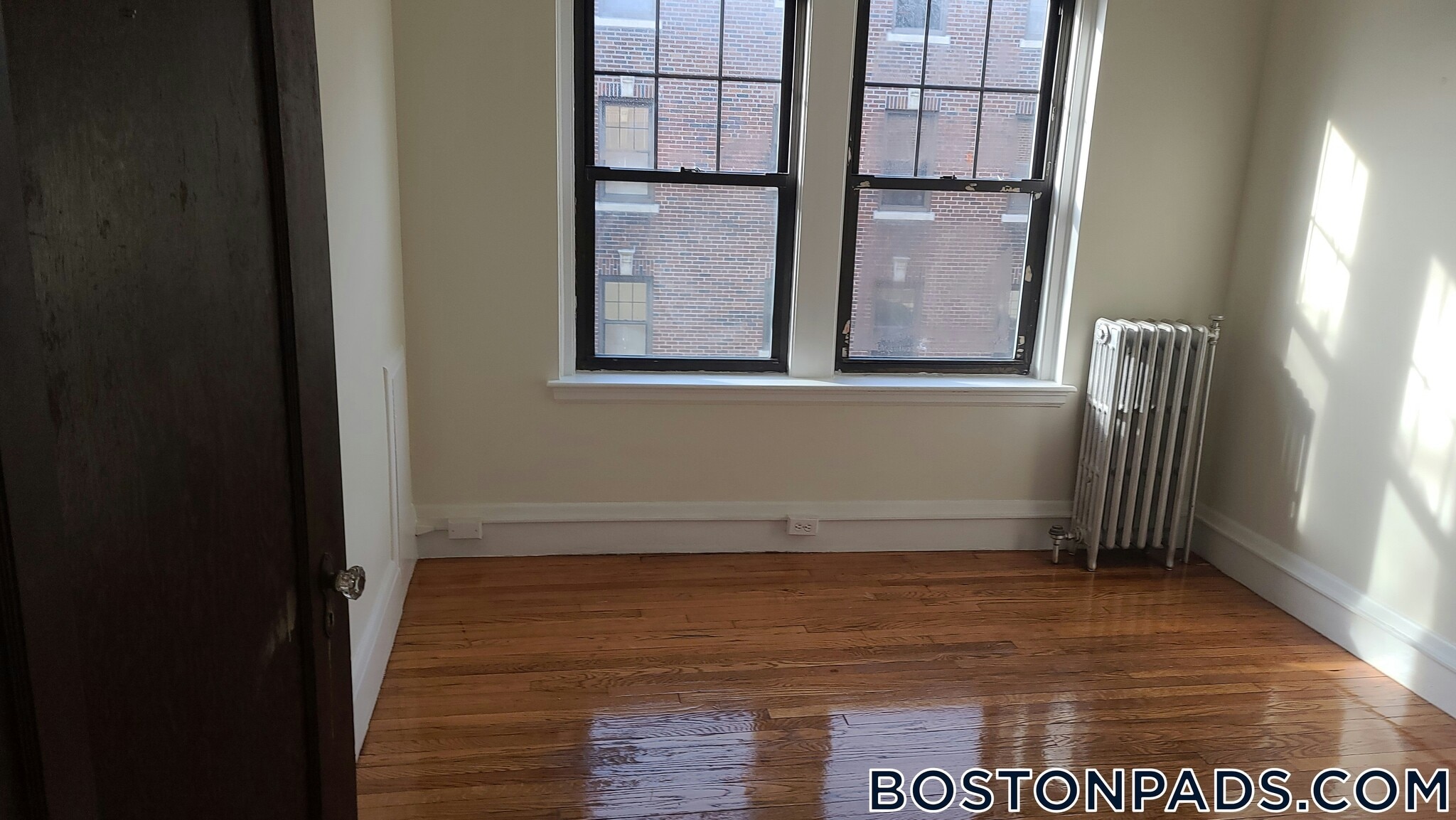 Building Photo - 349 Pleasant St