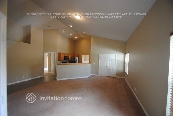 Building Photo - 2880 NW 68th Ln