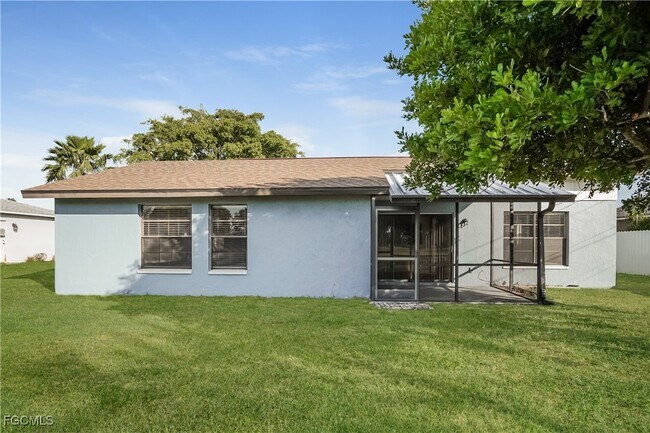 Building Photo - 220 SE 27th Terrace