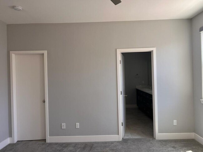 Building Photo - 1010 Mudpie Lane