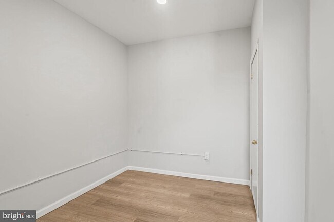 Building Photo - 2423 N Myrtlewood St