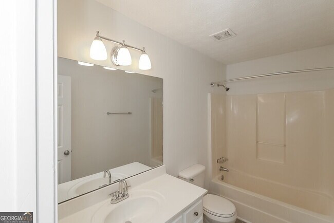 Building Photo - 329 Pebblestone Dr
