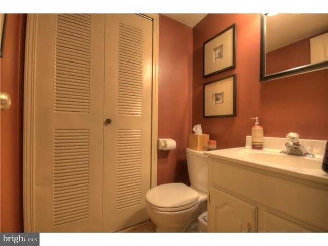 Building Photo - 19 Fawnhollow Ct