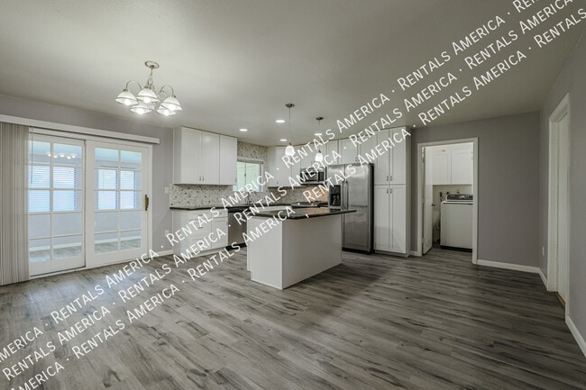 Building Photo - 6312 S College Ave