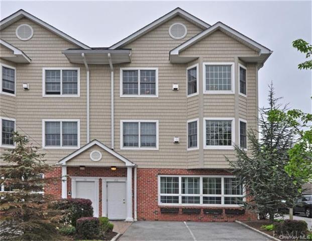 Building Photo - 153 Montgomery Ave