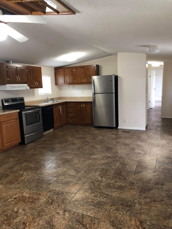 Building Photo - 503 Uhland Rd