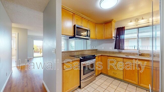 Building Photo - 94-422 Kuahui St.
