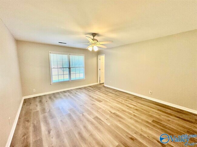 Building Photo - 7520 SW Clubfield Dr