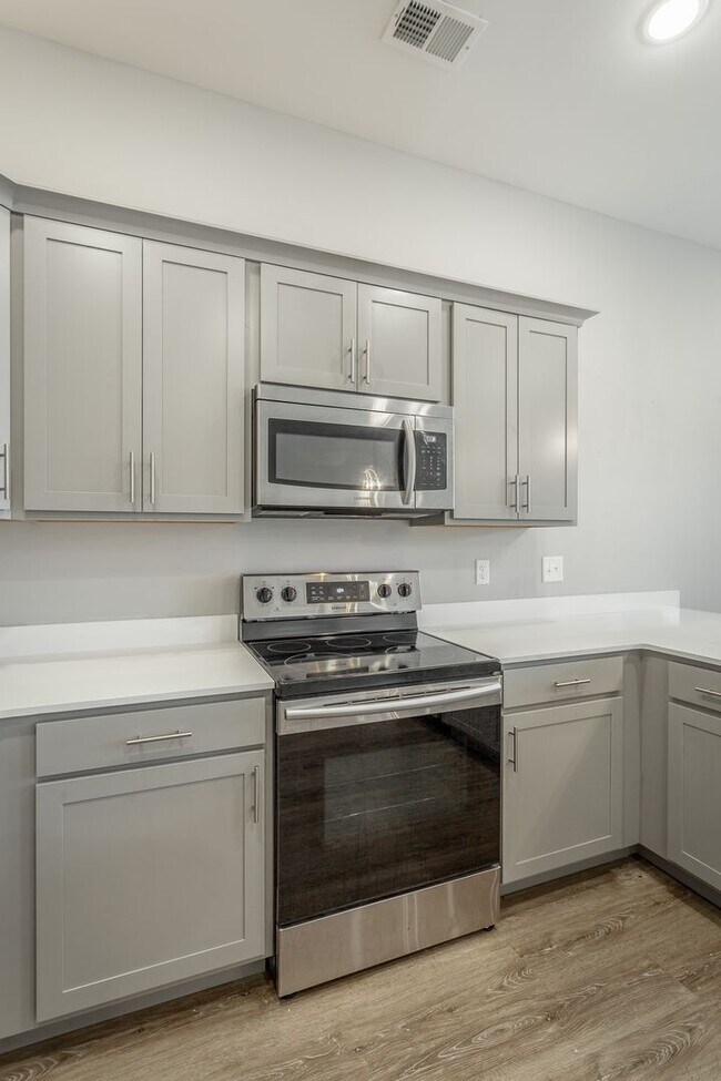 Building Photo - Brand new 3 bedroom 2 bath