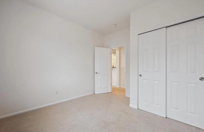 Building Photo - Modern Comfort & Convenience in Westminste...
