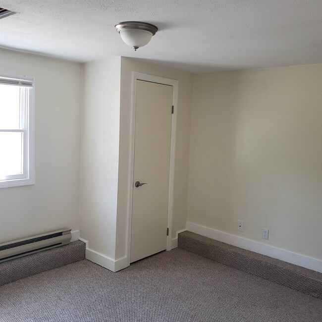 Building Photo - 49 Pine Hill Rd