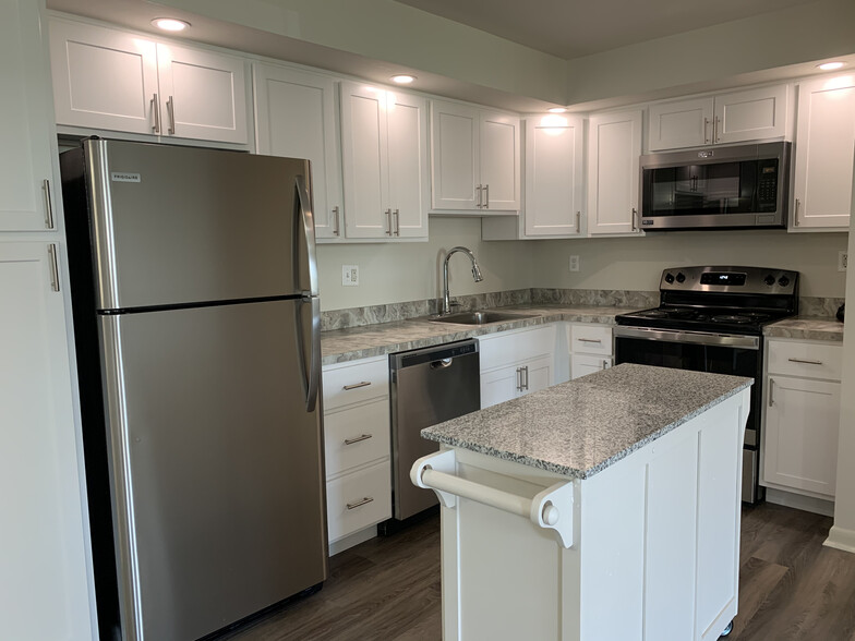 Renovated Kitchen - Rose Hill Apartments