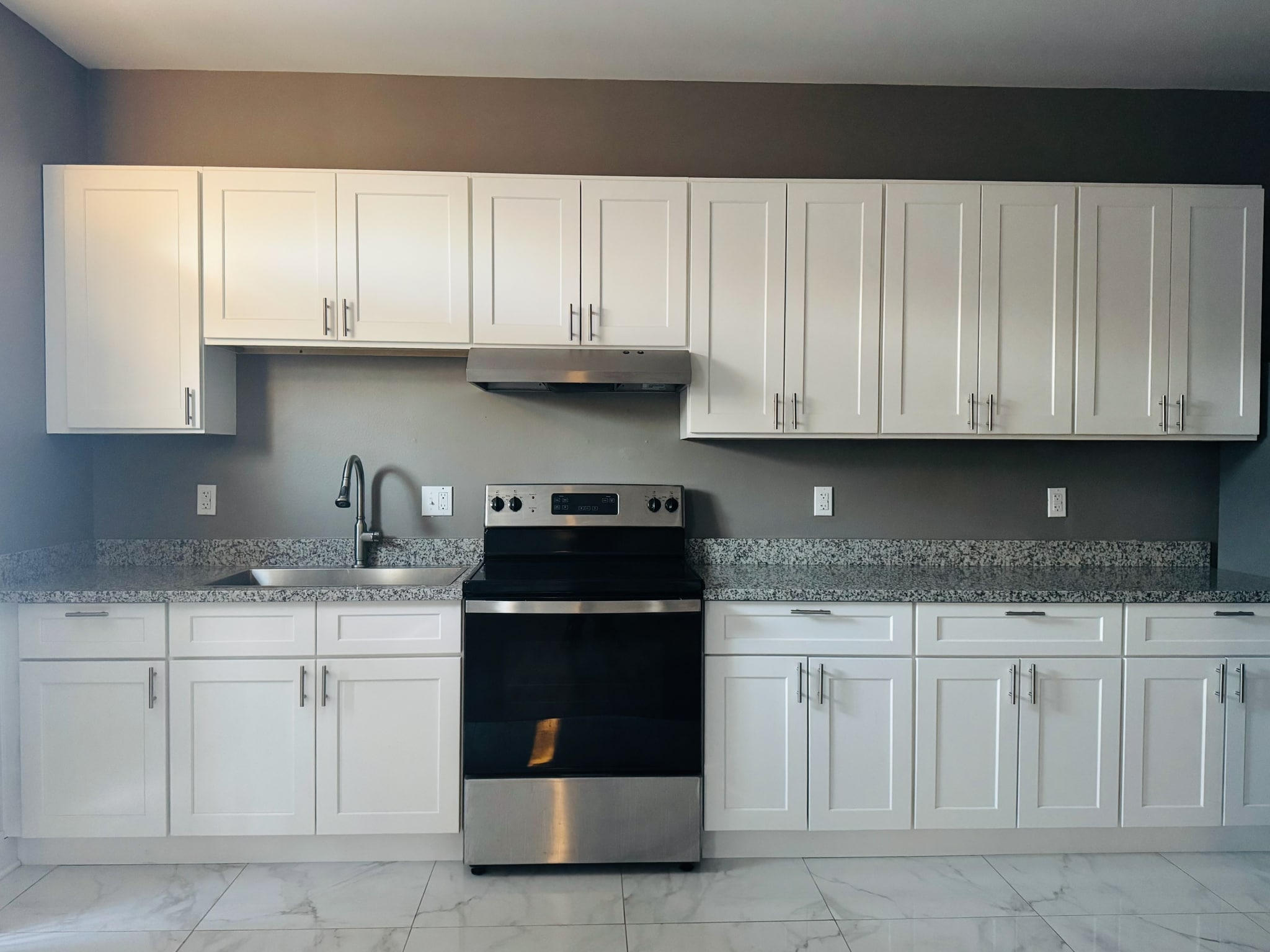 Building Photo - 860 France St