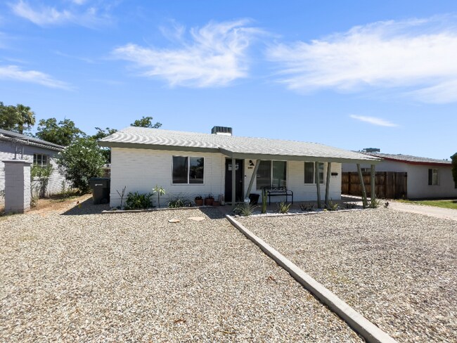 Building Photo - 1349 E Osborn Rd