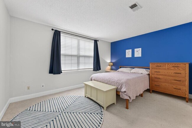 Building Photo - 12103 Green Ledge Ct