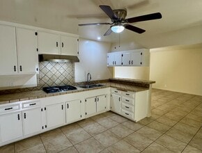 Building Photo - 24832 Walnut St