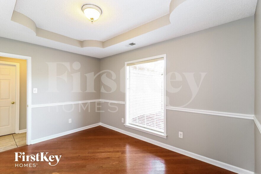 Building Photo - 7761 Shadow Hills Dr