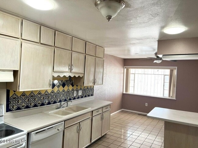 Building Photo - 9508 Gairloch Dr