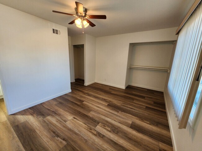 Building Photo - 8042 Taylor Dr